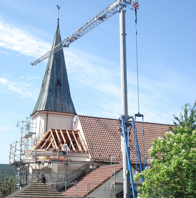 Arbeiten am Chorraumdach